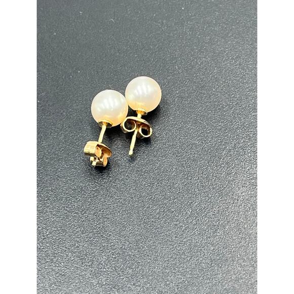 Genuine 14K Yellow Gold Japan
2.1g Stamped K14 Classic 8mm Pearl Stud Earrings - Picture 7 of 13